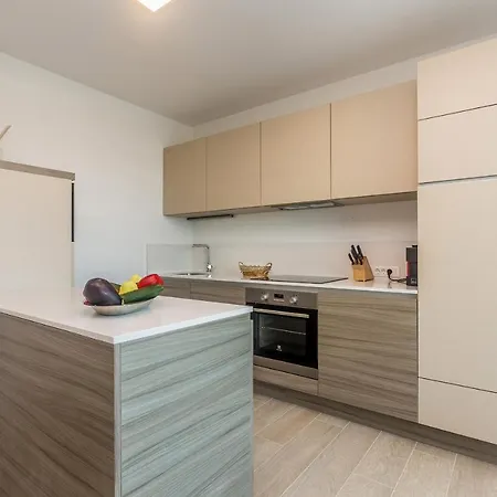 Poseidon Rova By El-pi Tours 말린스카