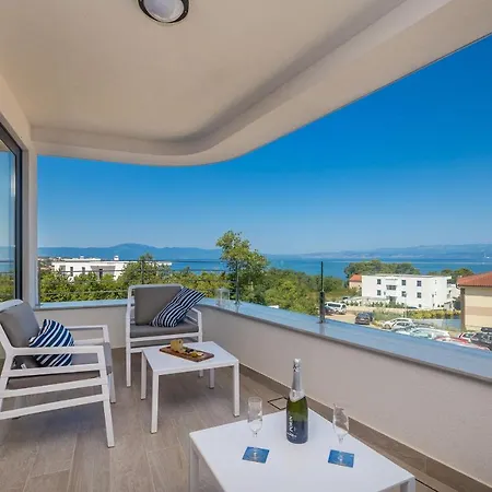 Poseidon Rova By El-pi Tours *