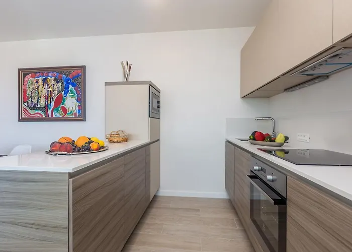 Poseidon Rova By El-pi Tours *