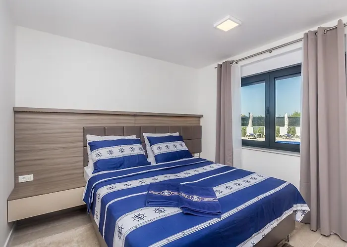 Poseidon Rova By El-pi Tours Apartment *