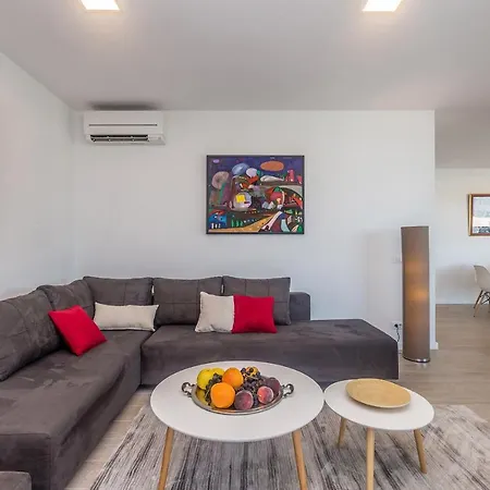 Poseidon Rova By El-pi Tours