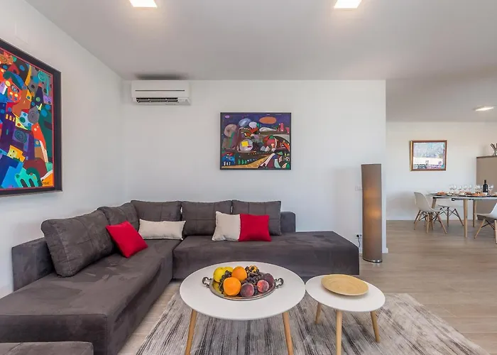 Poseidon Rova By El-pi Tours