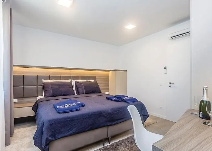 Poseidon Rova By El-pi Tours