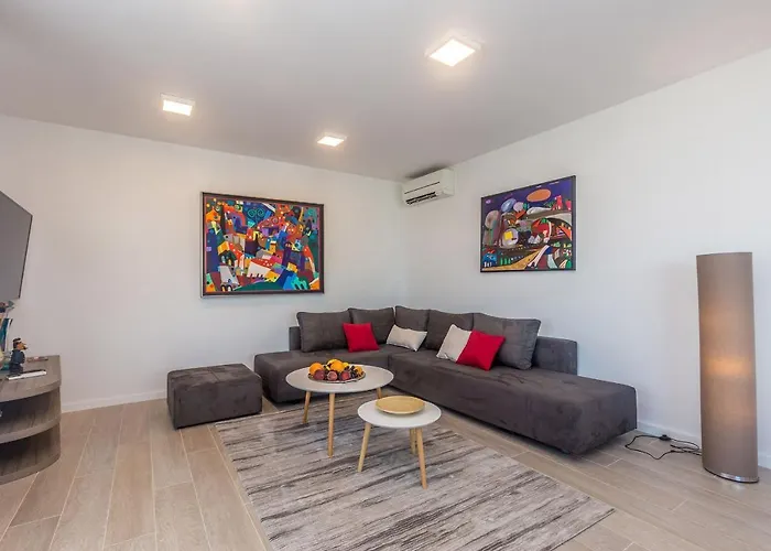 Poseidon Rova By El-pi Tours 马林斯卡